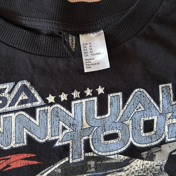 H&M Divided Black Boxy Printed Crop Top size M - Picture 3 of 7